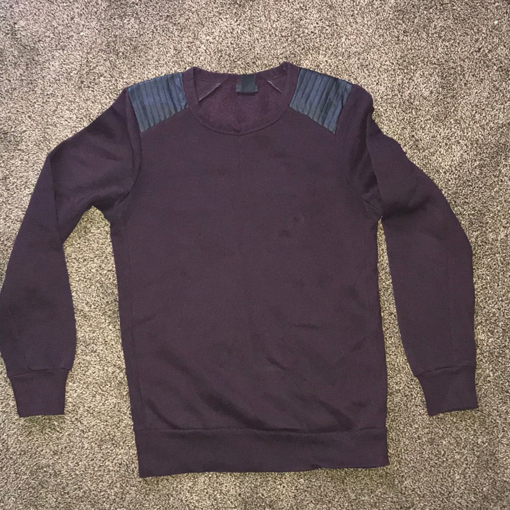 Sweatshirt with pleather shoulder detailing